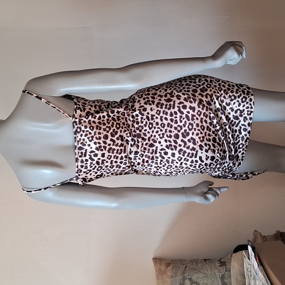 🌟 3/$30 .Silken Leapord Print Dress - Picture 5 of 5